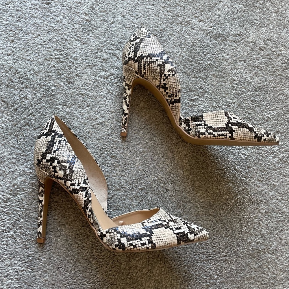 EXPRESS Snakeskin High Heels - Picture 3 of 3